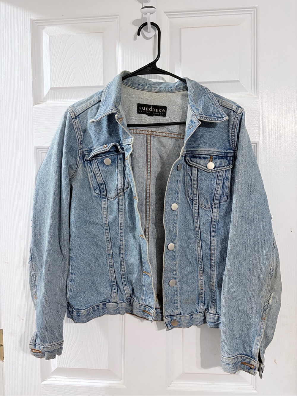 Sundance Catalog Company Light Wash Distressed Denim Trucker Jacket M